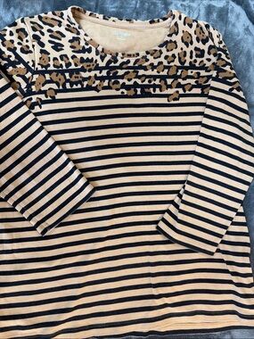 Cute & cozy Kim Rogers Tan & Black Leopard-Trim Knit Top really Soft & Pretty 🤩